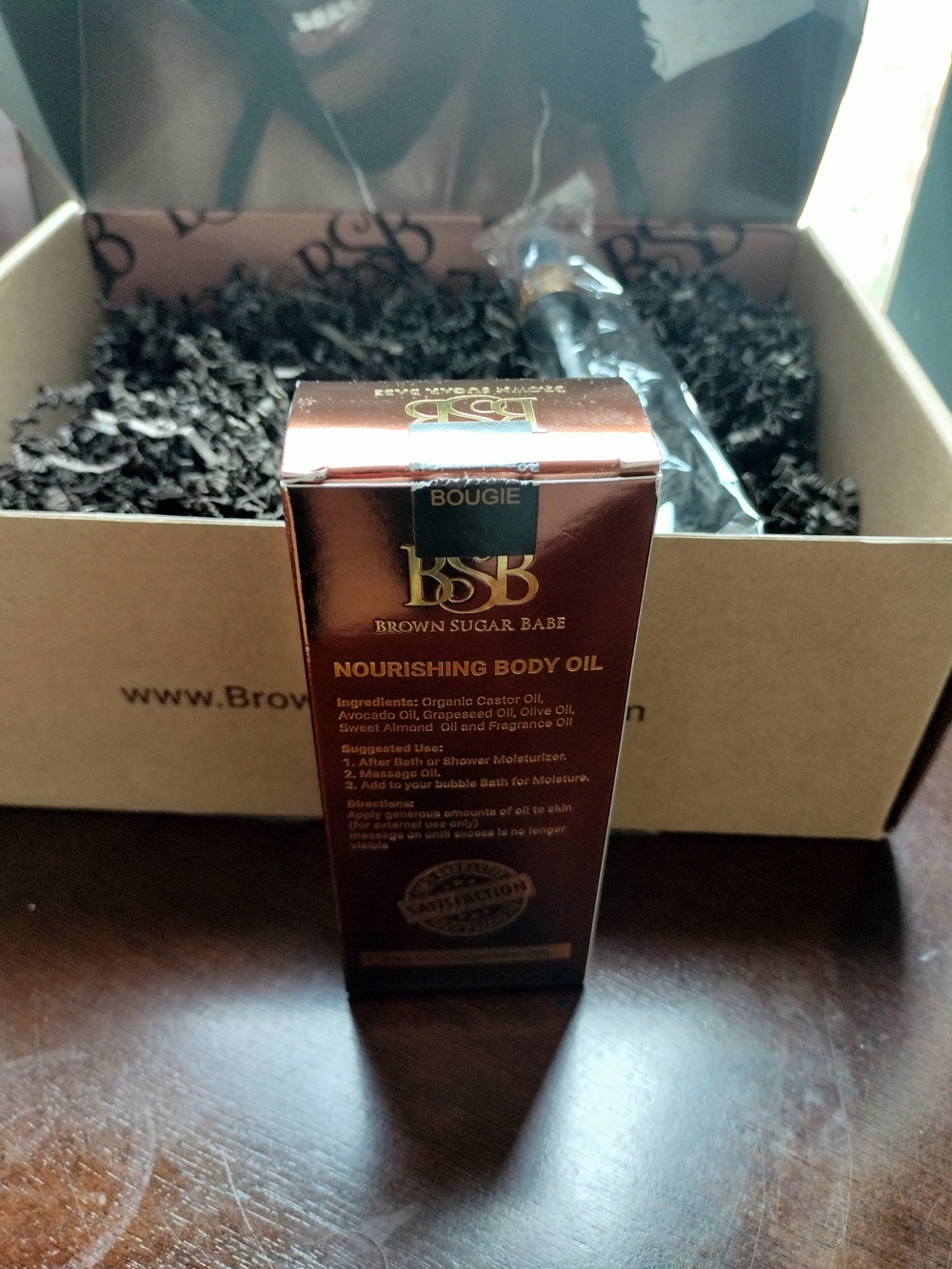 Nourishing Body Oil — Brown - Picture 3 of 6